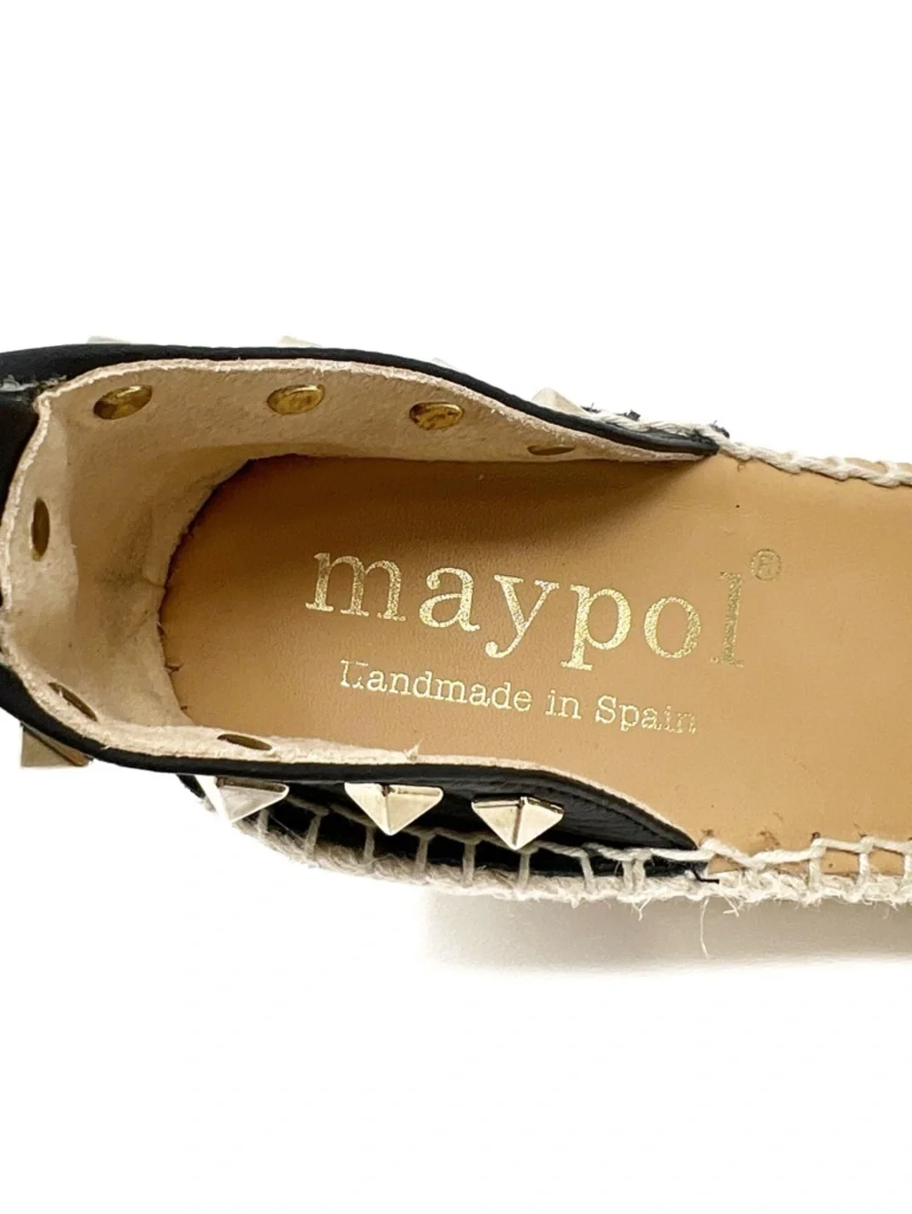Maypol description studded